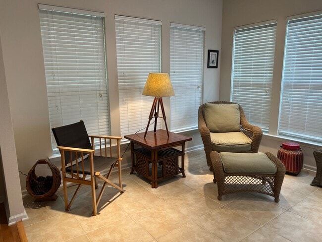 Building Photo - Spacious Sun City Home on Cul-De-Sac with Flexible terms