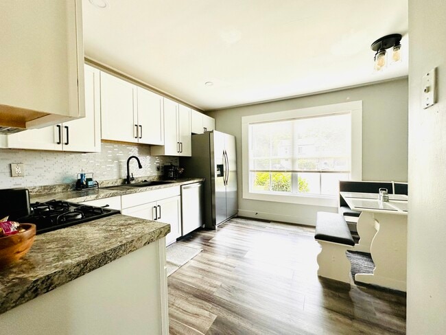 Building Photo - 1162 Ridgecrest Ln SE