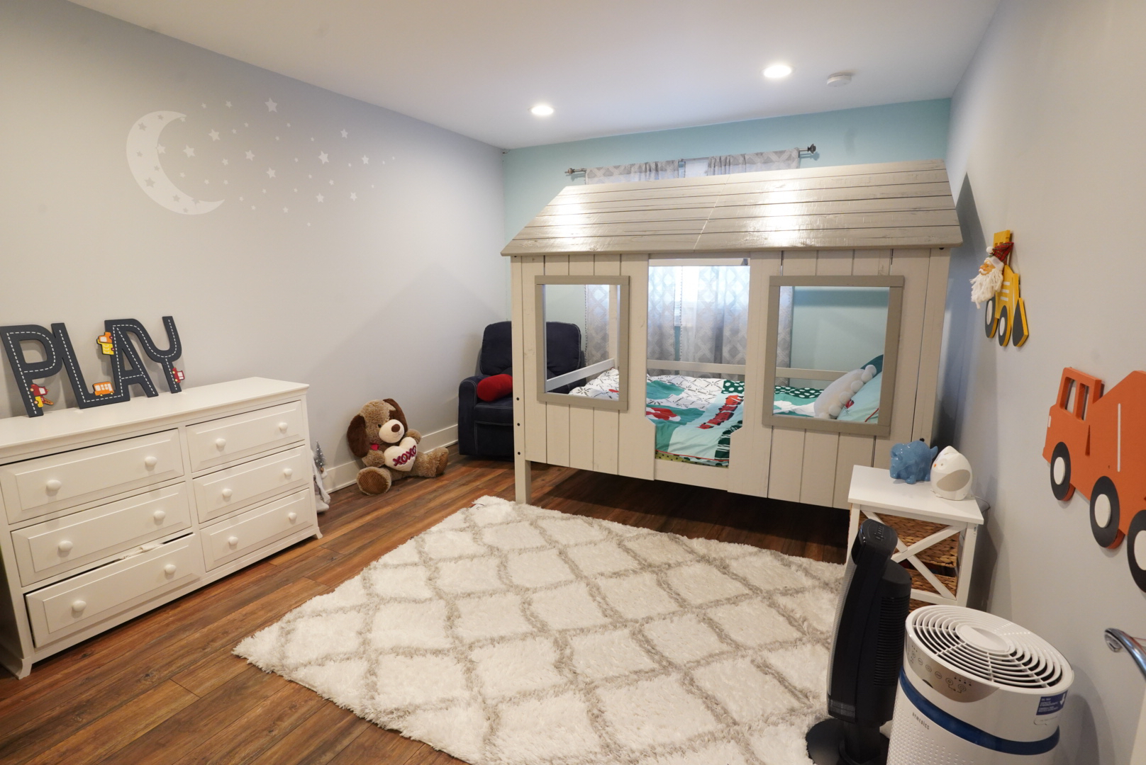 2nd Bedroom - 210 W Wimbolton Dr