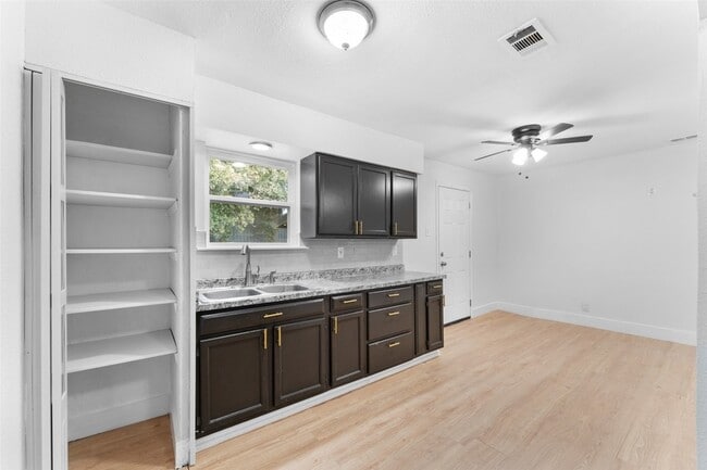Building Photo - 12721 Dodson St