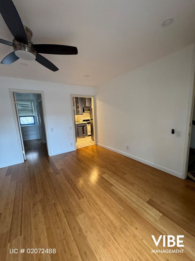 Building Photo - Just the sweetest 1 bedroom in West Park-B...