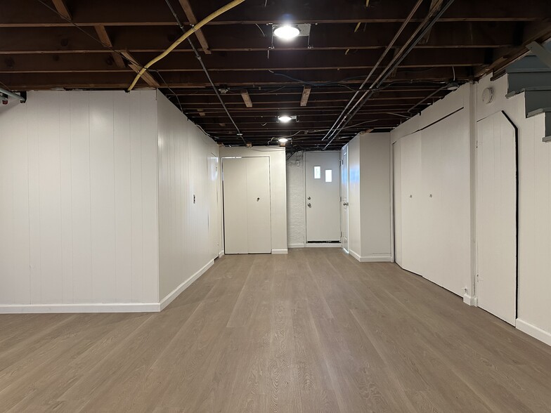 Basement With Exterior Door. - 3823 Crestlyn Rd