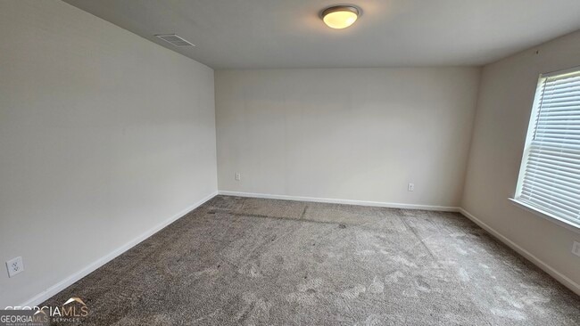 Building Photo - 777 Ironhorse Ln SW