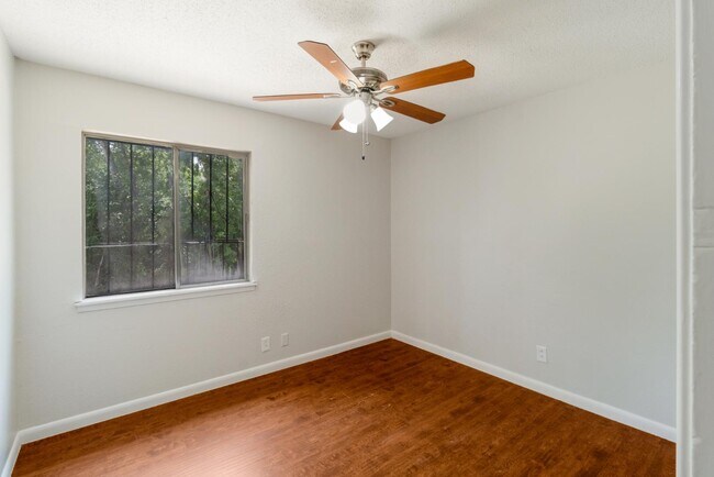 Building Photo - 2307 Gunsmoke St