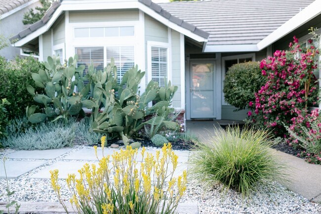 Building Photo - 2120 Boyden Dr