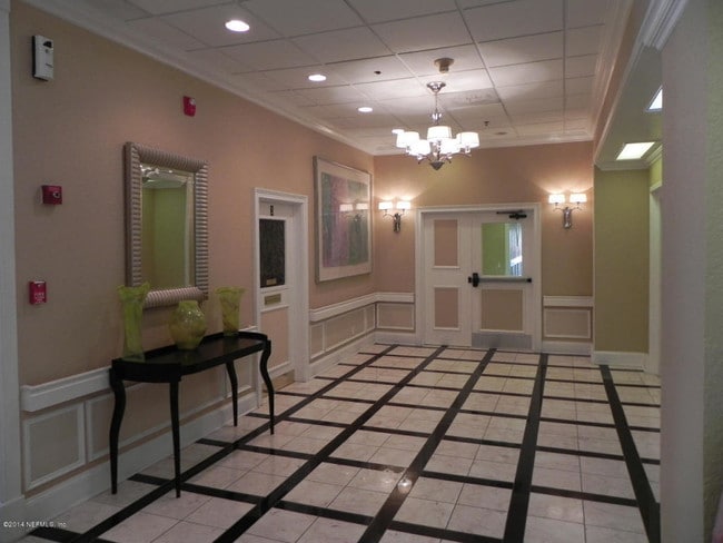 Building Photo - 311 W Ashley St