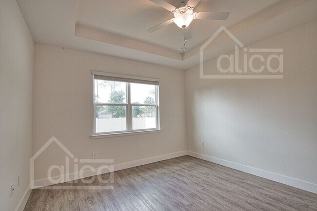 Building Photo - 3539 Donahue Ave