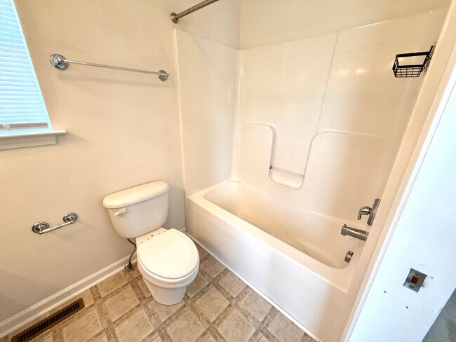 Building Photo - Available for the 2026-2027 lease term.