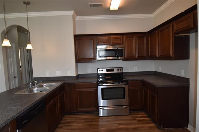 Building Photo - 1110 Story Book Ln