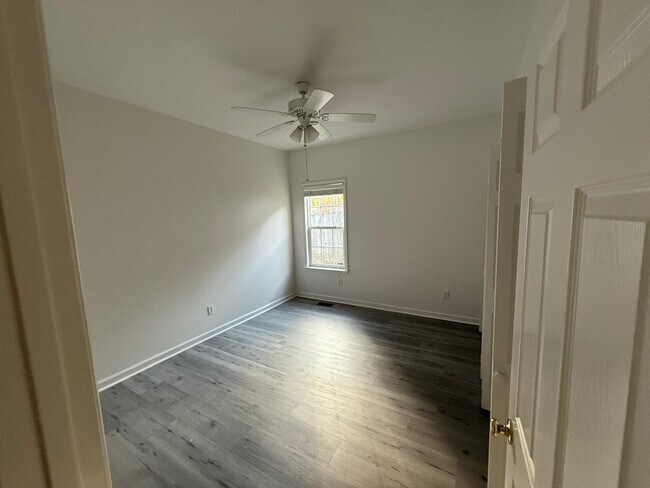 Building Photo - 297 High Chaparral Dr