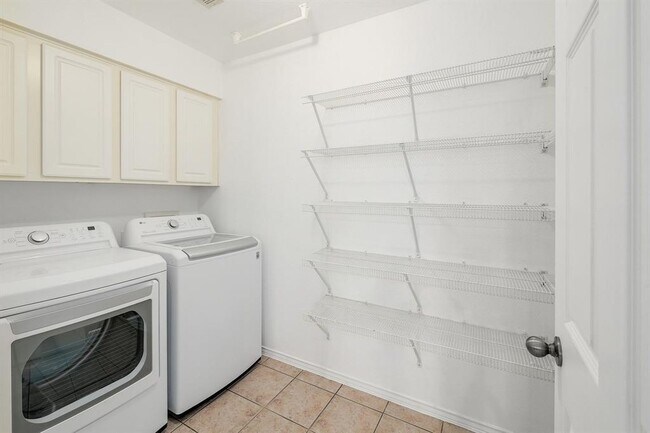 Building Photo - 1109 Fossil Cove