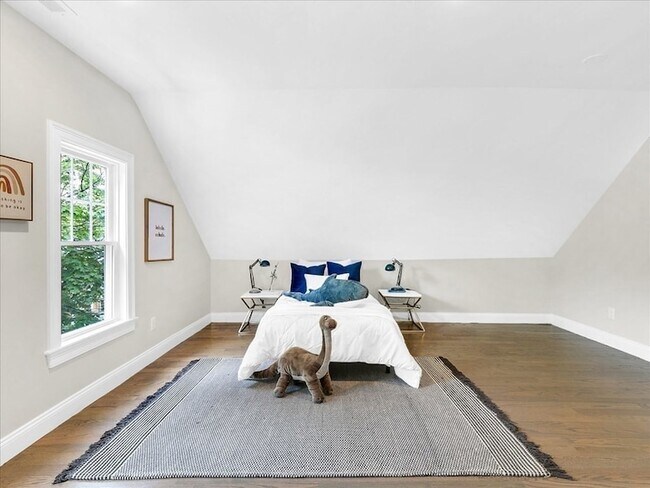 Building Photo - 18 Laurel St