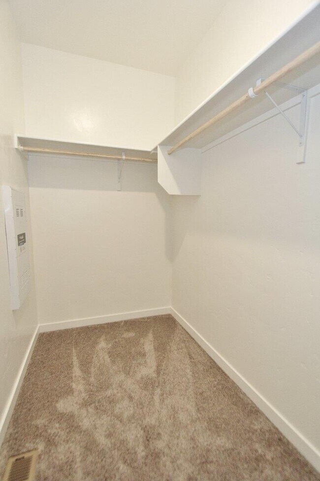 Building Photo - 11138 Overhang St