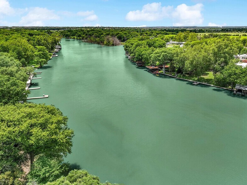 Building Photo - 453 E Zipp Rd