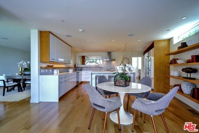 Building Photo - 2439 Carman Crest Dr