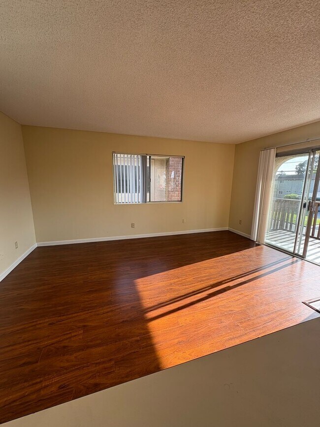 Building Photo - 16902 Hoskins Lane