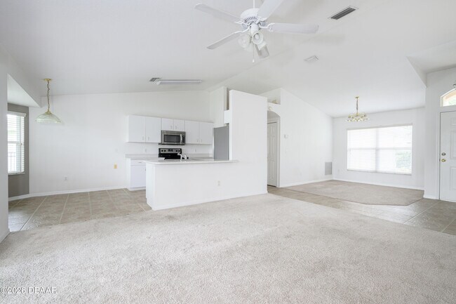 Building Photo - 1712 Arash Cir