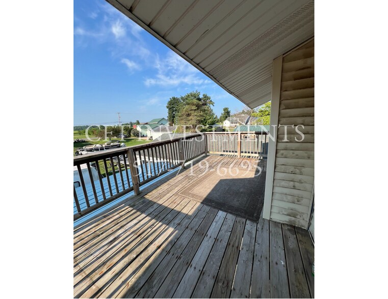 Deck - 14360 S Grange Rd