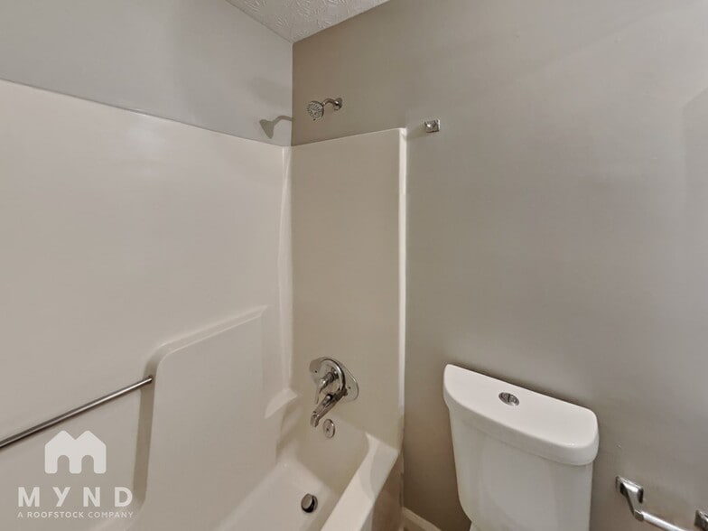 Building Photo - 239 William Dr