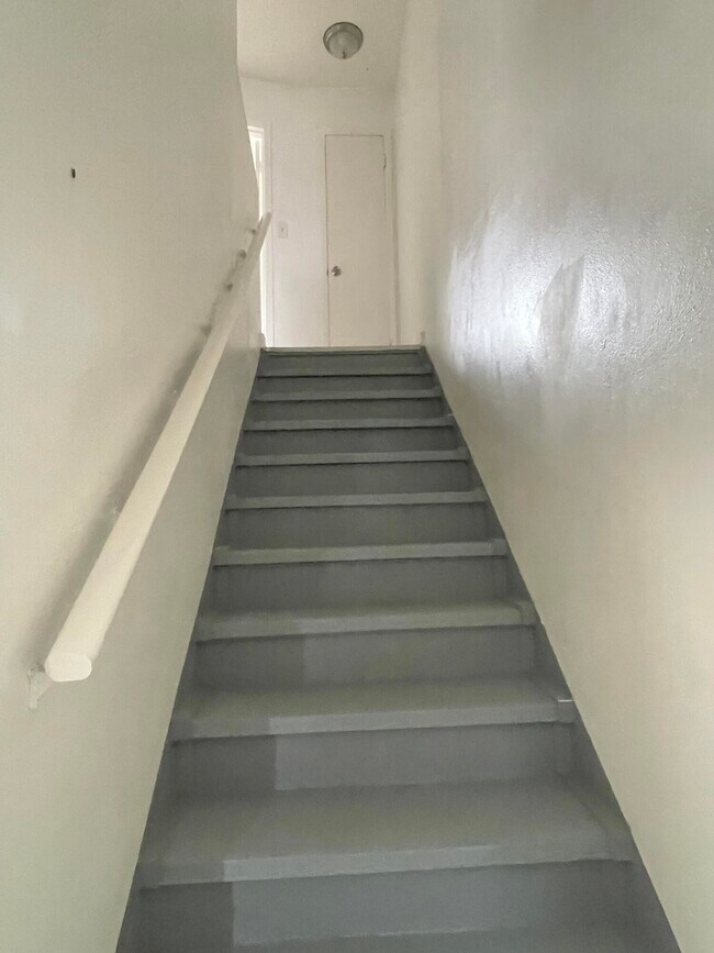 Building Photo - 710 Legion Dr