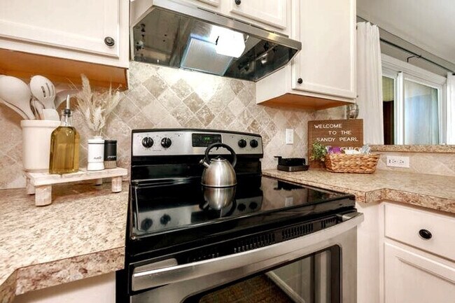 Building Photo - 4000 Gulf Terrace Dr