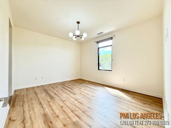 Building Photo - 10706 Octave Ln