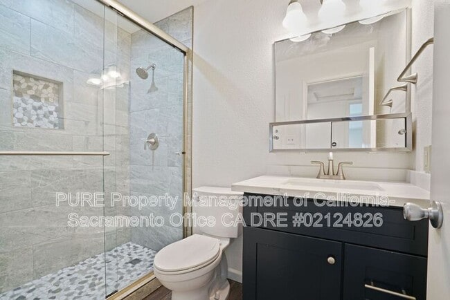 Building Photo - 2140 W La Loma Dr