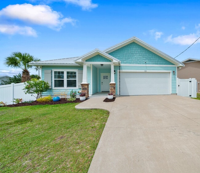 Building Photo - 121 Christmas Tree Ln