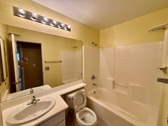 Building Photo - Beautiful single-story 3 bed, 2 bath home in gated Green Valley Ranch