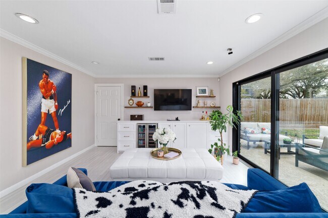 Building Photo - 10607 Chimney Rock Rd