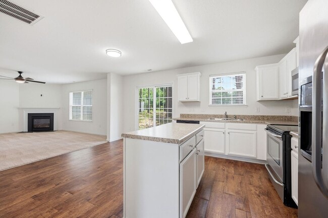 Building Photo - 448 Botanical Ct