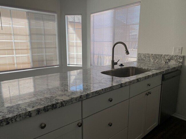 Building Photo - $1,975 For Lease SFH 3 Beds-2 Baths-2 Car ...