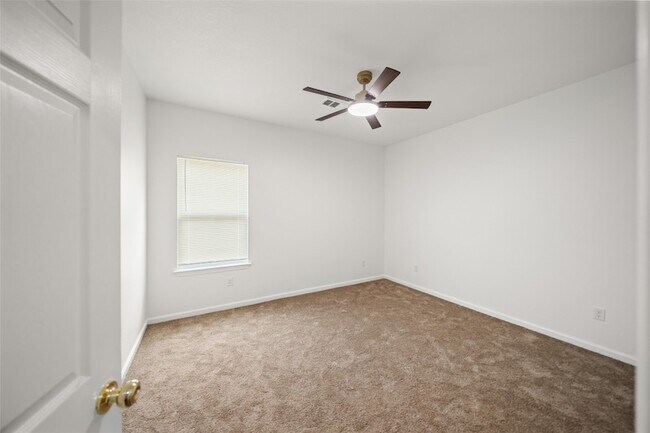 Building Photo - 6719 Roanoke St