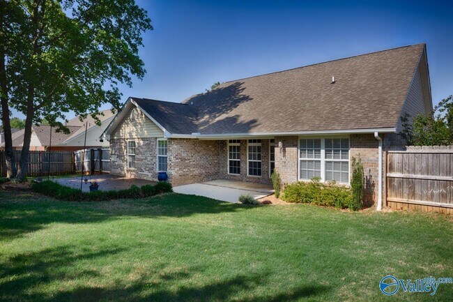 Building Photo - 247 De Jan Rd