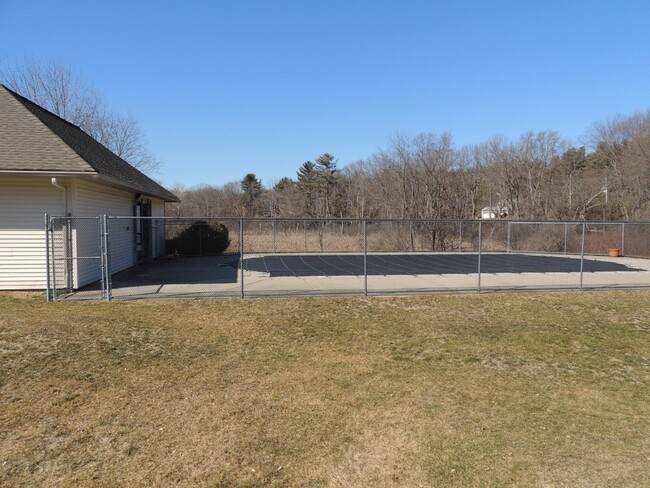 Building Photo - 399 Great Rd
