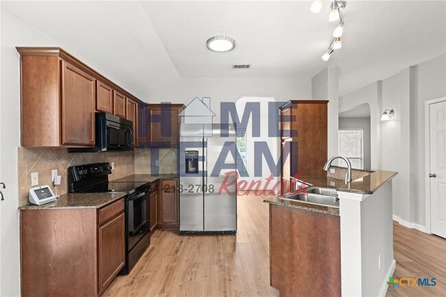 Building Photo - 425 W Iowa Dr