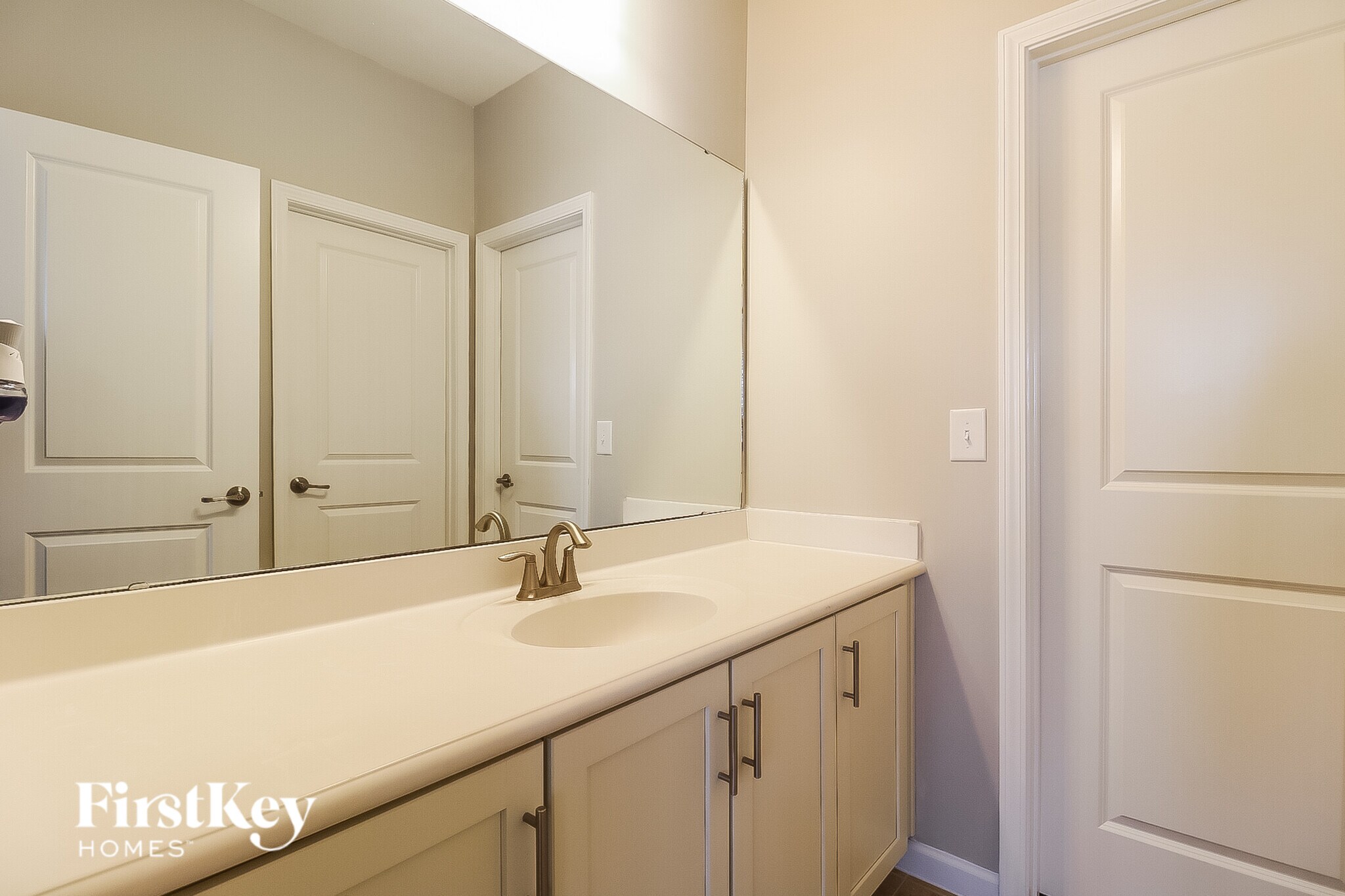 Building Photo - 69 Plum Ln