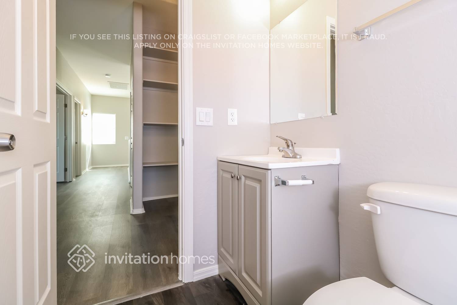 Building Photo - 1421 S 123rd Dr