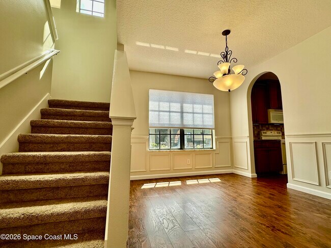Building Photo - 1310 Lara Cir