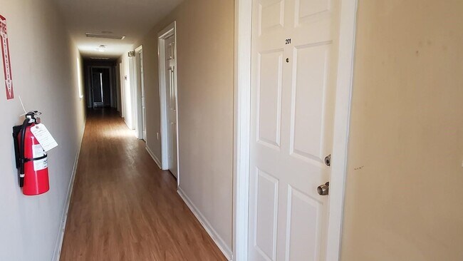 Building Photo - 2119 Jensen Dr