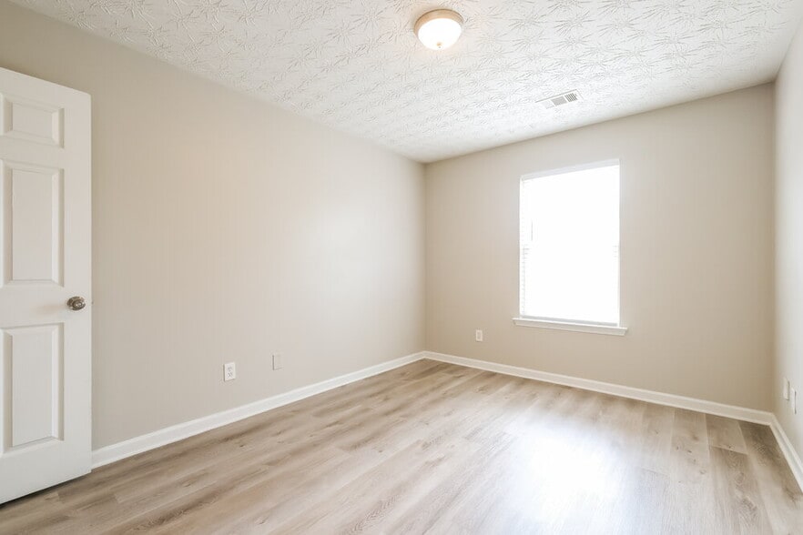 Building Photo - 134 Silver Fox Trail