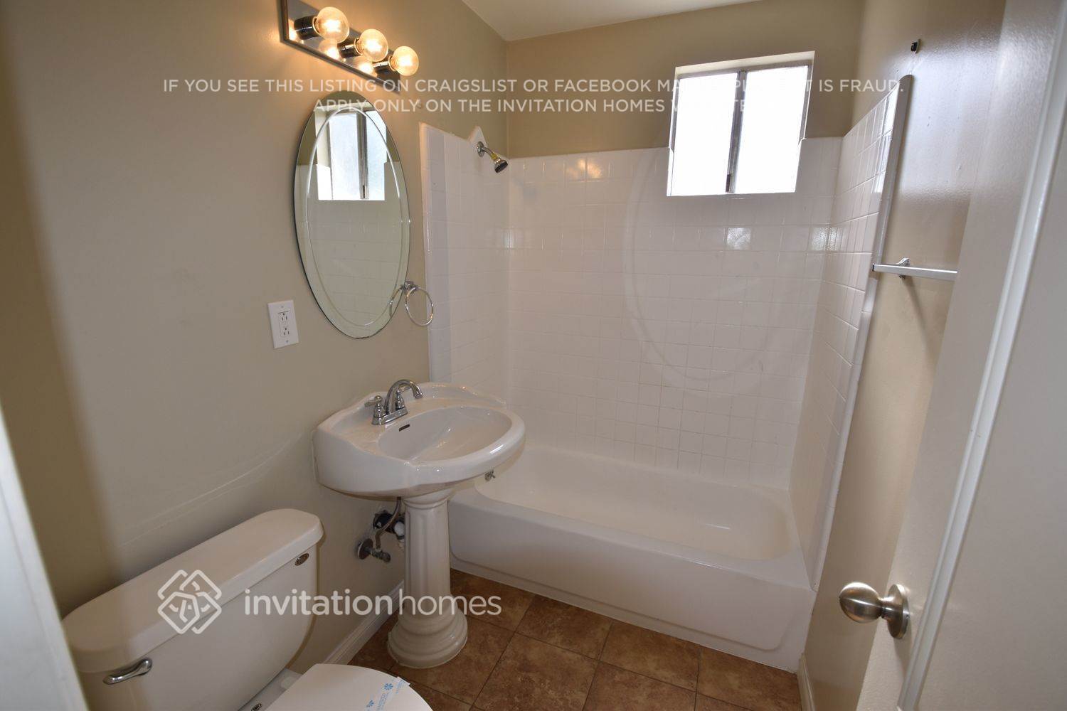 Building Photo - 212 E 185th St