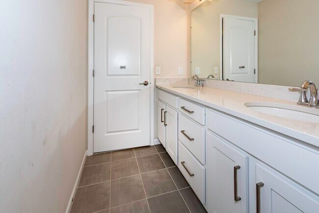 Building Photo - 50236 Amberwood Rd