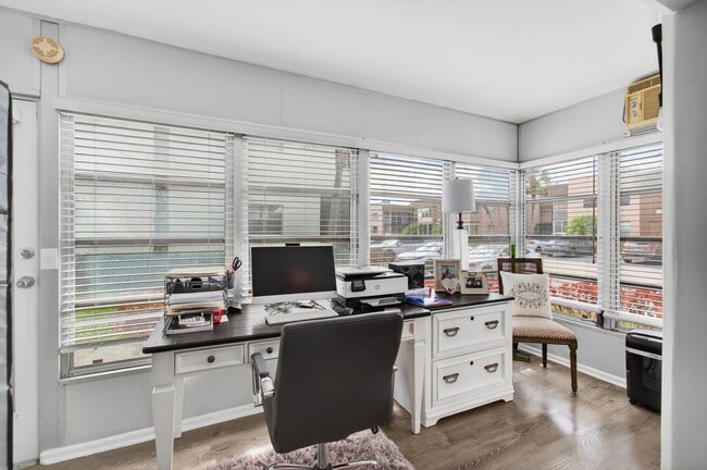 Building Photo - 292 Piedmont G