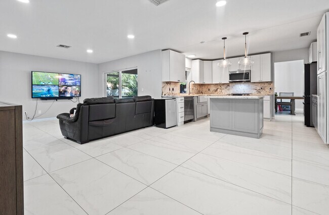 Building Photo - 2745 Omega Pl