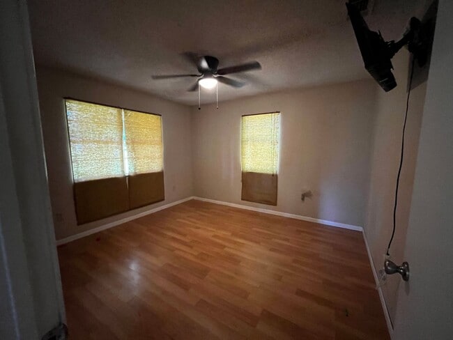 Building Photo - Private 2 Bed, 2 Bath Home on Acreage – 10...