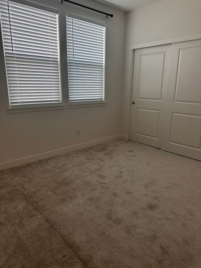 Building Photo - Modern Living in the Heart of Rocklin!