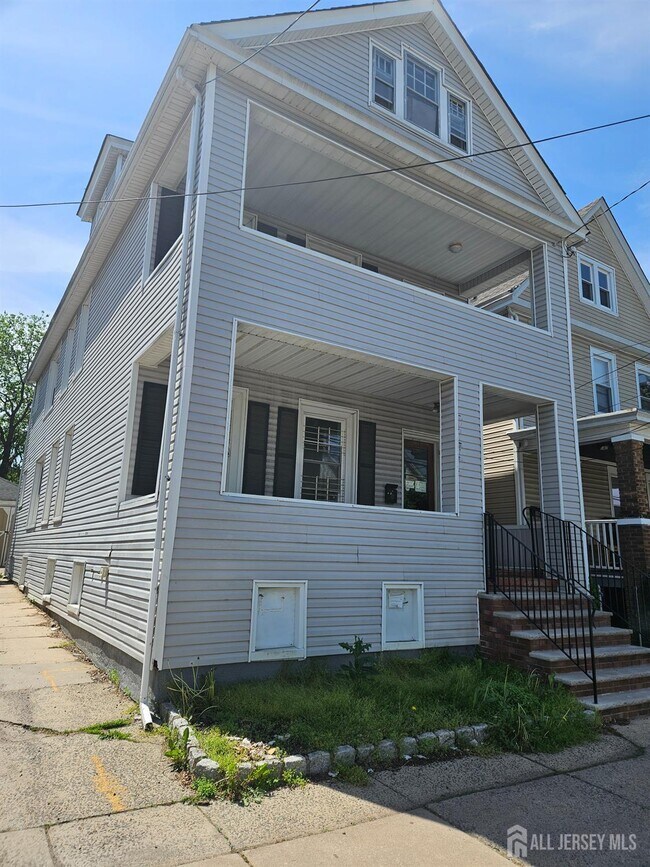 Building Photo - 220 Hamilton St