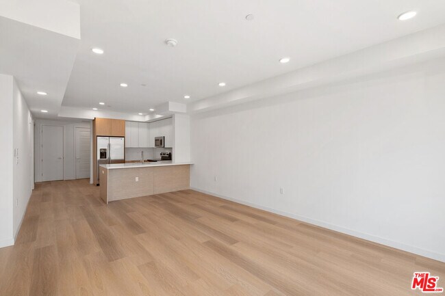Building Photo - 4406 Fulton Ave