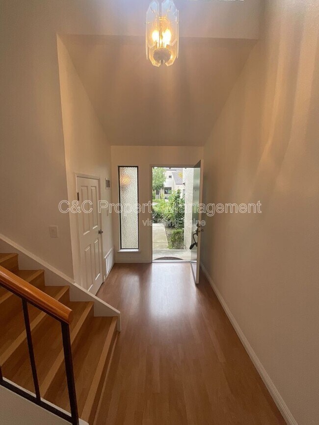 Building Photo - 6628 Wildwood Ct